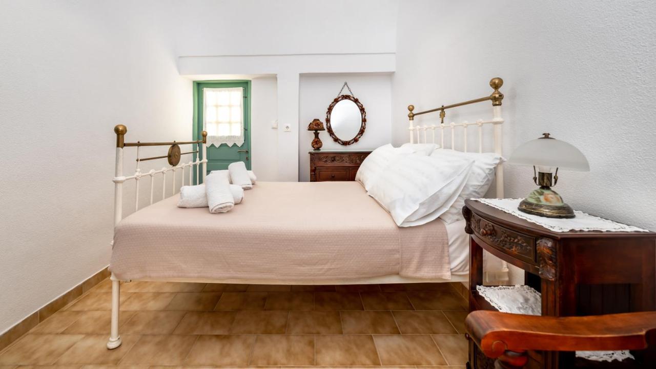 Authentic Santorinian Home Experience Fira (Santorini) Exterior foto