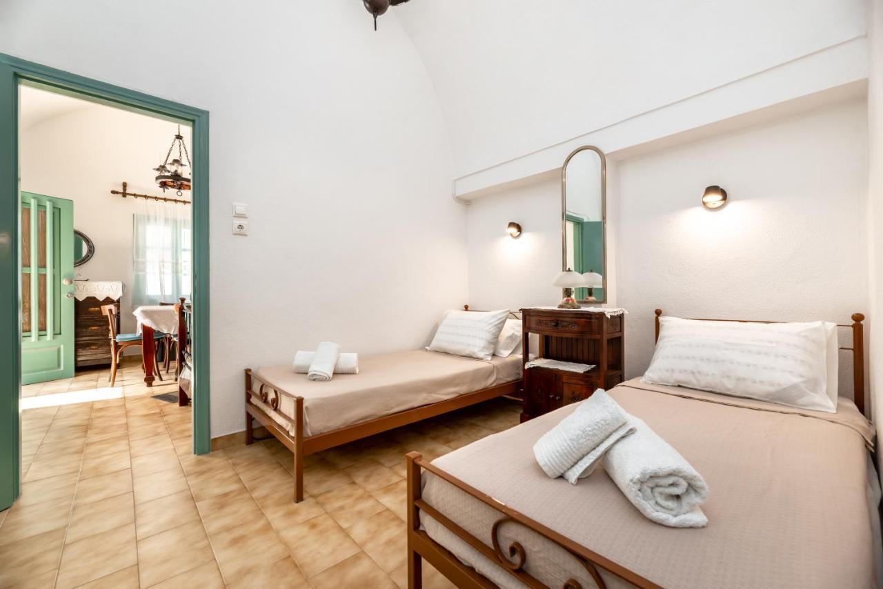 Authentic Santorinian Home Experience Fira (Santorini) Exterior foto