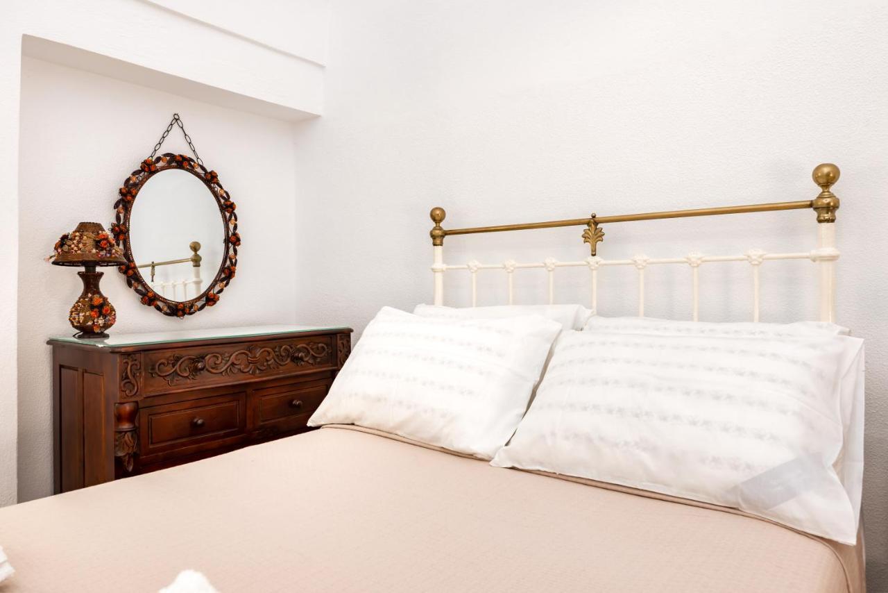 Authentic Santorinian Home Experience Fira (Santorini) Exterior foto