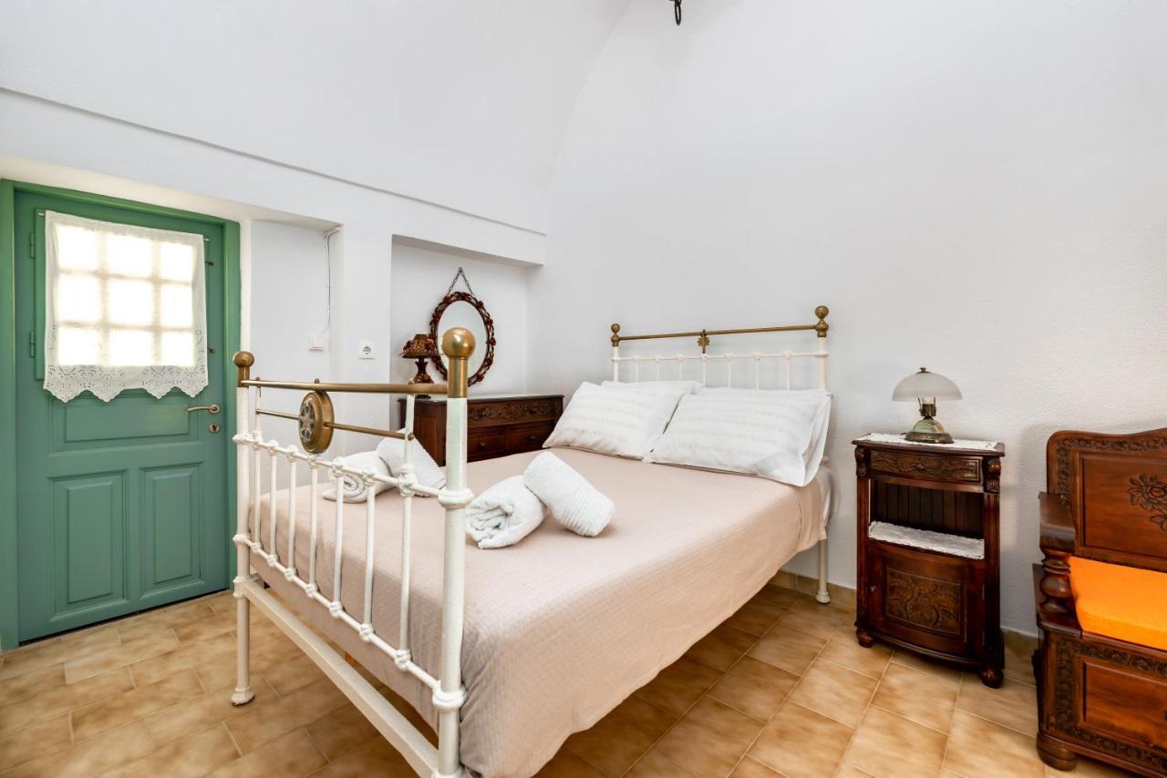 Authentic Santorinian Home Experience Fira (Santorini) Exterior foto