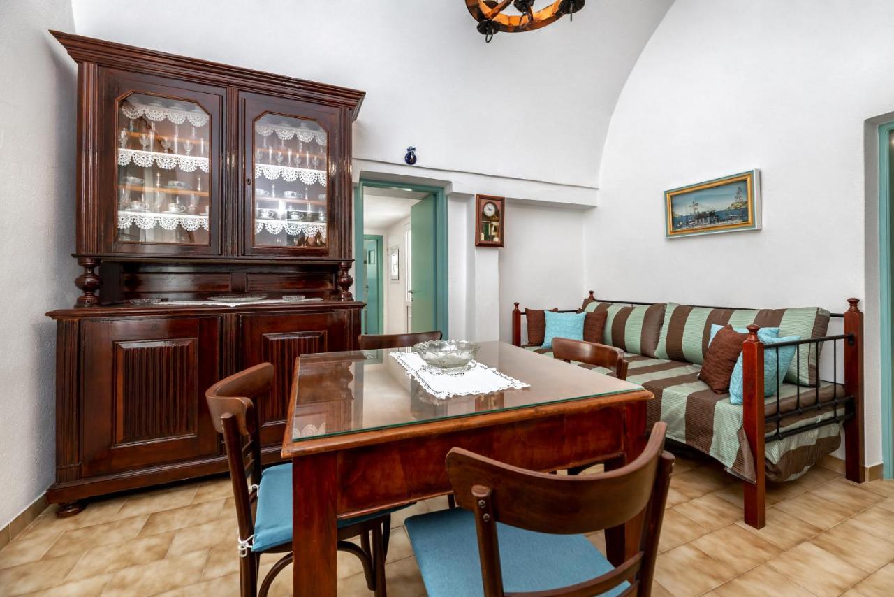 Authentic Santorinian Home Experience Fira (Santorini) Exterior foto